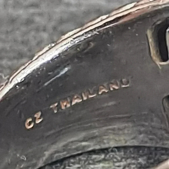 Judith Ripka 925 silver ring with White and Pearlescent Stones EUC - Picture 9 of 10